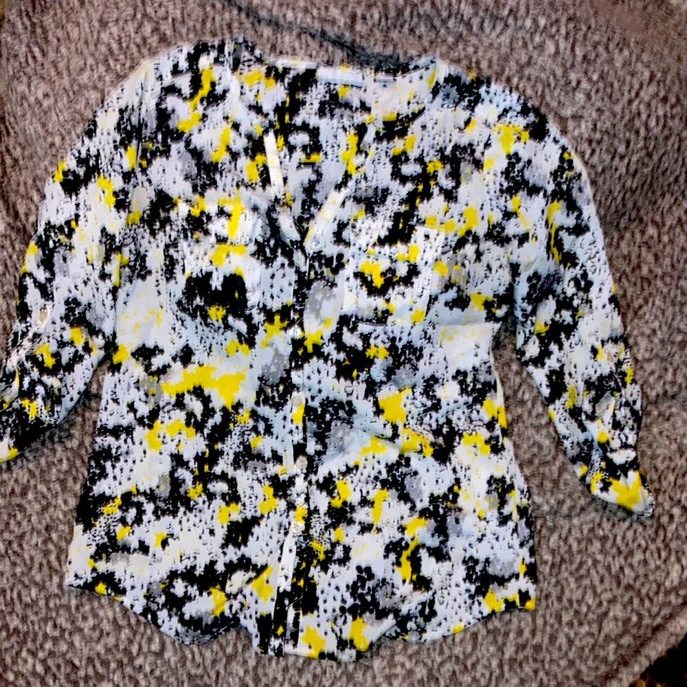 NEW YORK & CO 3/4 SLEEVE BLOUSE…WHITE, BLACK, GRAY, & YELLOW…SIZE XS